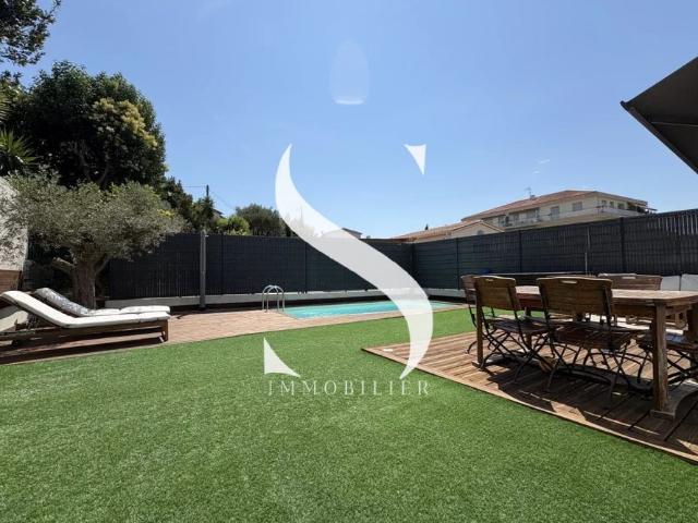 Villa jumelée avec Piscine à louer 4 pièces 110m2