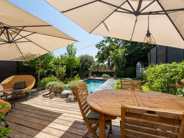 Villa jumelée familiale avec jardin intimiste et piscine La. 85m² La Colle sur Loup