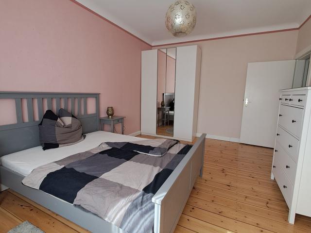 Villa Kunterbunt nice and cozy apartment with high ceilings in Lichtenrade Berlin, Berlin Amsterdam Apartments for Rent