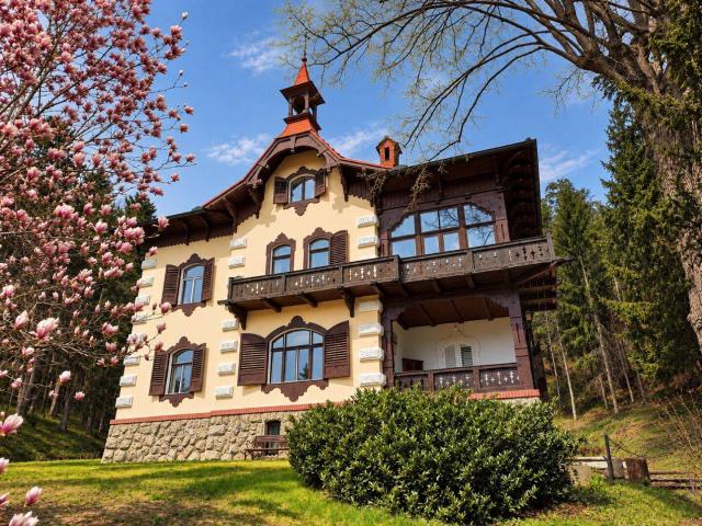 VILLA LINA – Ein außergewöhnliches Refugium mit Geschichte, Garten & eigenem Wald