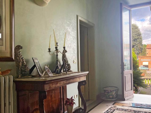 Villa Liberty, costruita all'inizio del 900, finemente ristr. 490m² Pescia