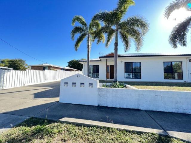 Villa located in Central Bowen for Rent