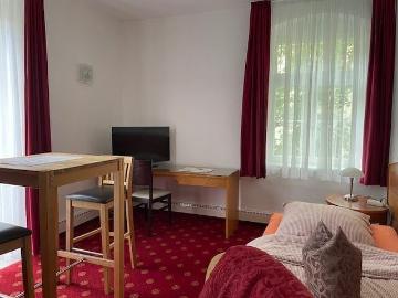 ★ Villa Loschwitz ► Möbliertes Apartment Moritzburg 28m² ab, Voll möbliert, Wasser, Strom, Heizung und Internet sind in der Miete enthalten. Einfach einziehen