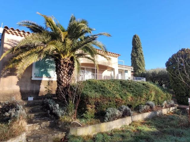 Villa position dominante 3 chambres, piscine