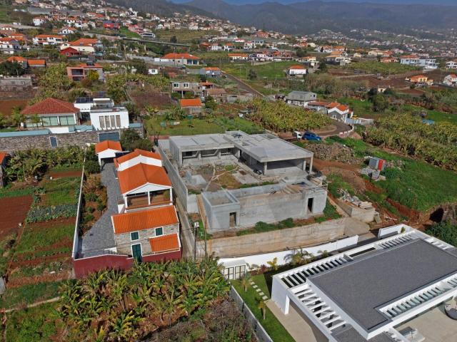 Villa Luna | Primeiro Proprietário | Piscina Infinita 231m² Calheta