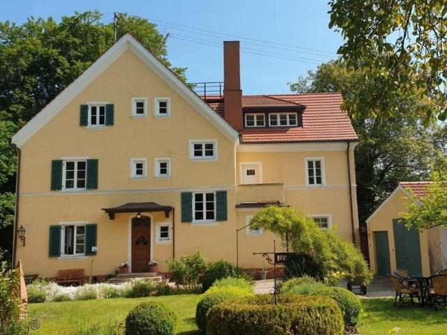Villa m. Schlossgarten Idyll zB Wohnen, Praxis, Mehr Generationen