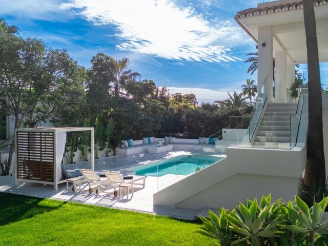 Villa, Marbesa 405m² Marbella