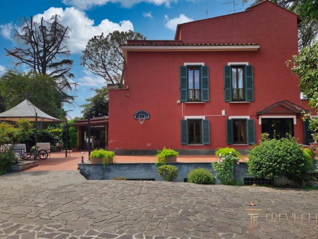 Villa mediterranea con piscina — Appia Antica, Roma 600m² Roma