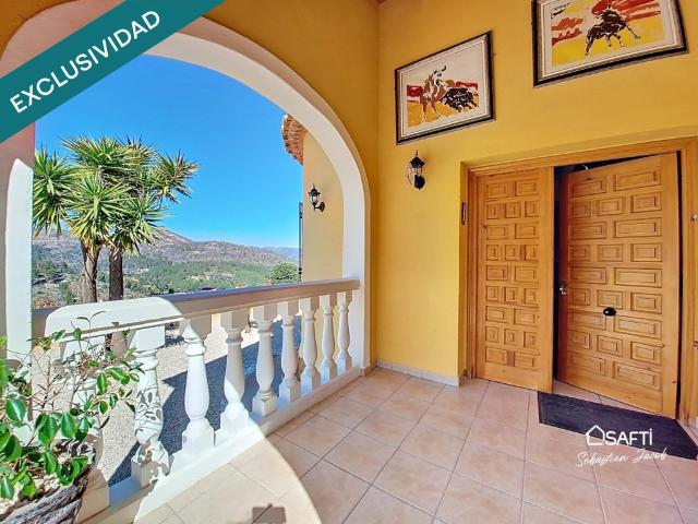 Villa mediterránea con piscina privada en ADOR