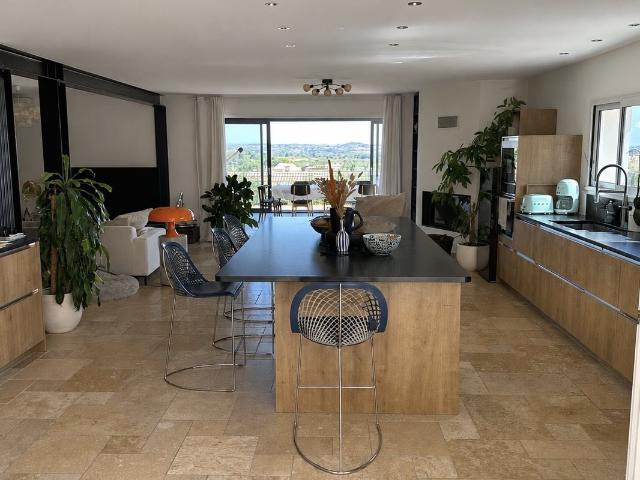 Villa méditerranéenne avec vue et piscine aux portes du mass. 247m² Fleury d'Aude