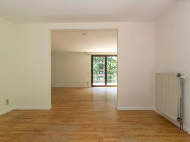 Villa met 3 slaapkamers, garage en mooie tuin