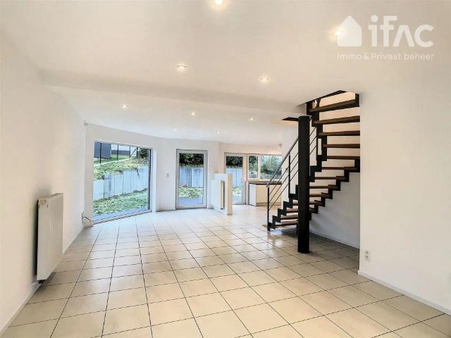 Villa met 4 slaapkamers en leuke tuin
