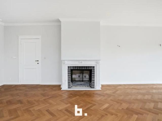 Villa met loods te huur in Waregem