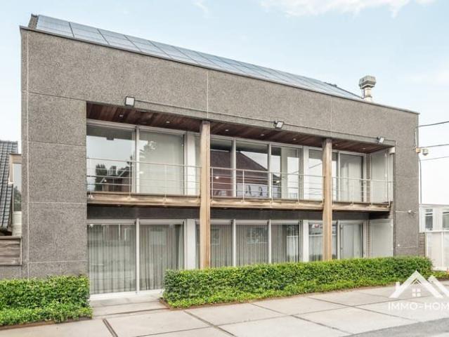 Villa met sauna, binnenzwembad.