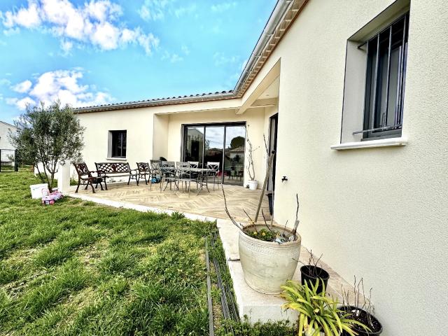 Villa meublée avec terrain et garage à Saint Paul les Fonts