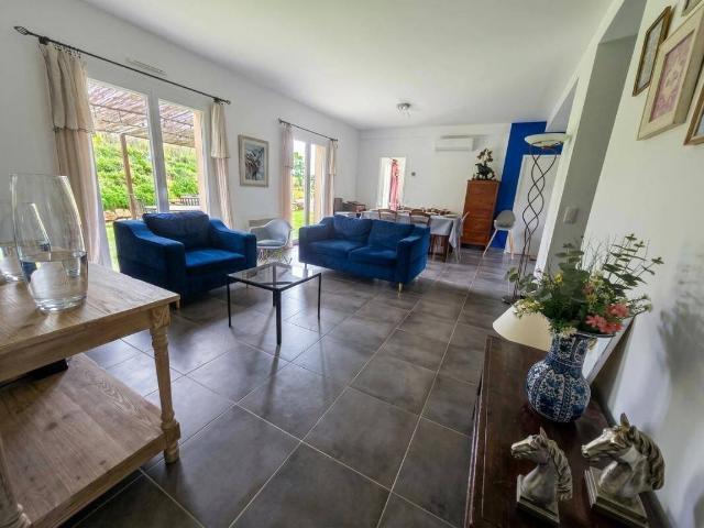 Villa MEUBLÉE 4 pièces avec jardin de 1 000 m² – La Motte