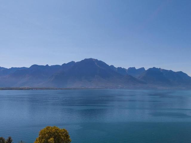 3 APPARTEMENT VILLA UNBEZWINGBARE SEEAUSSICHT SELTENES GUT EXKLUSIVITÄT