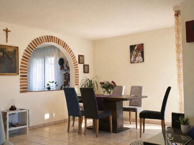 Villa mit 5,5 Zimmern und Garten