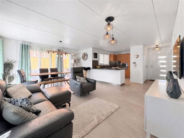 Villa mit 5,5 Zimmern zum Verkauf in Epautheyres – 155 m², mit Garten