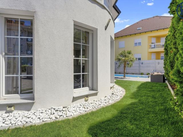 Villa mit 5 Zimmern Egal ob Bus & Bahn oder Auto, sie Kommen Problemlos nach Wien