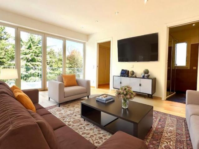 Villa mit 6,5 Zimmern und atemberaubender Aussicht in Lugano