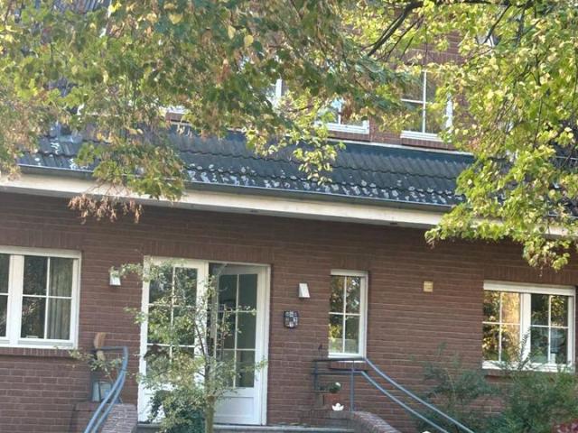Villa mit Büro Praxiseinheit in grüner Lage von Teltow