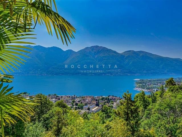 Villa mit grossem Bauland und Panoramasicht auf den Lago Maggiore