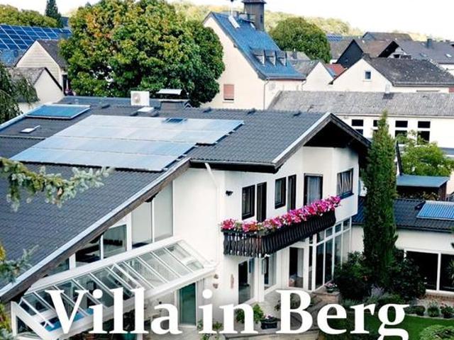Villa mit Indoor Pool, Wärmepumpe & großem Garten in Berg
