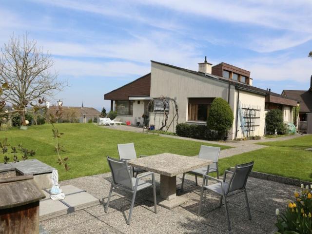 Villa mit Seesicht ? 1'150 m² Land in der W2a