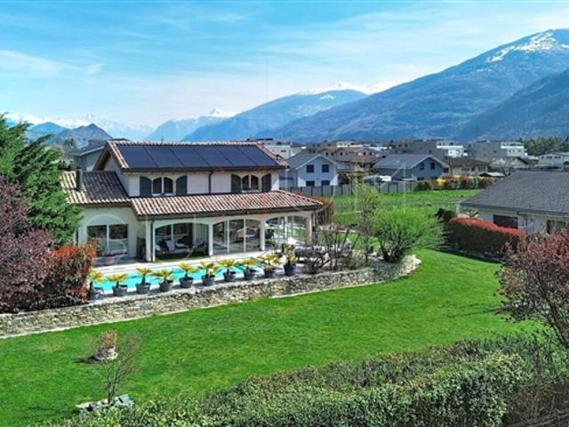Villa mit Pool, die auf dem Markt selten ist