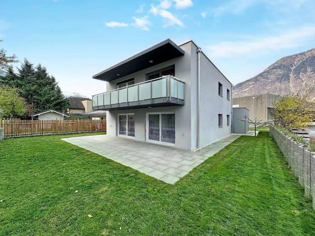 Moderne Villa mit Doppelpotential