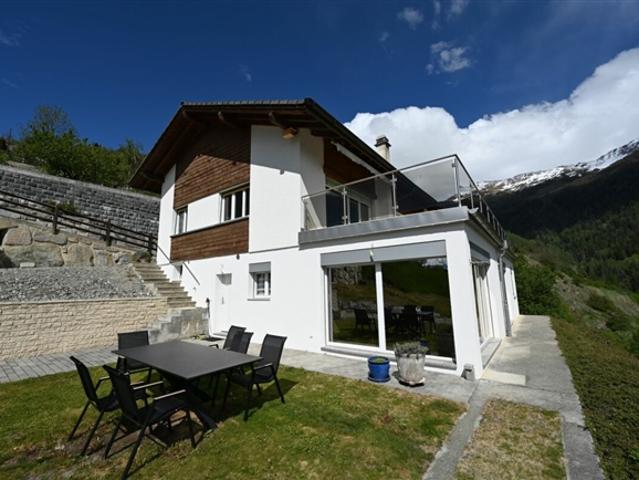 Villa mit zwei Apartments mit Raccard und Carnotzet