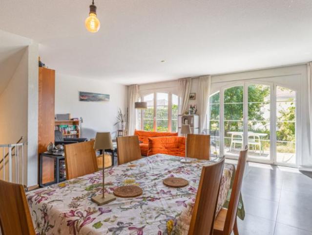 Villa mitoyenne 5,5 zimmer in perfekter lage in chavornay!