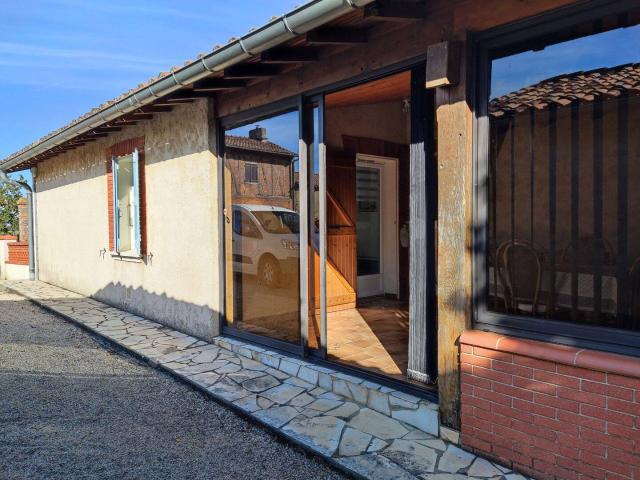 Villa mitoyenne dans petit village gersois proche de Samatan