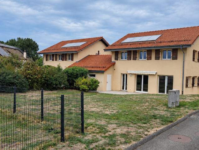 Villa mitoyenne de 5.5 pièces avec jardin à Bottens