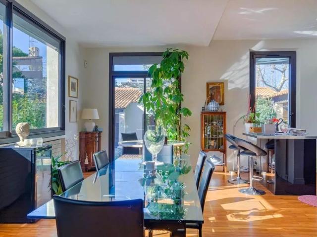 Villa mitoyenne de luxe de 4 pièces en vente Marseille, Provence Alpes Côte d'Azur