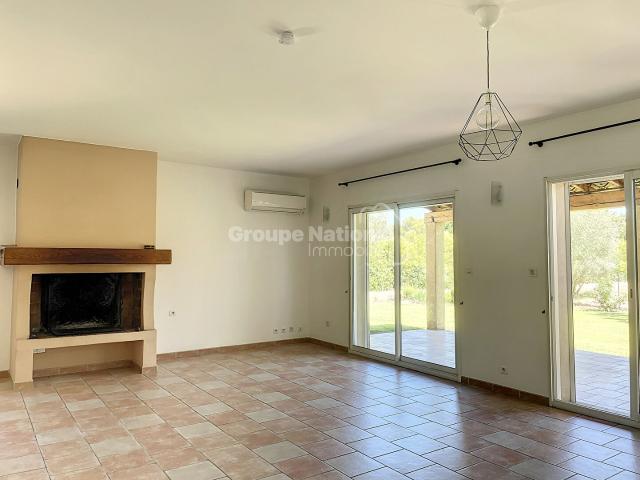 Villa Mitoyenne d'un Côté de type 4 sur la Commune de Berre L'étang, Berre l etang