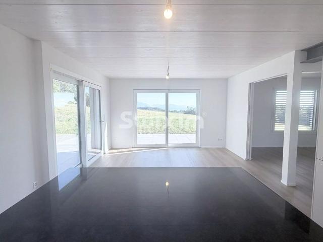 Villa Mitoyenne Neuve For Rent With Garden