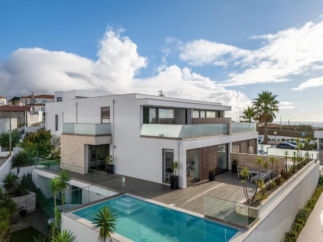 Villa moderna à beira mar com piscina e vista para a Ilha da. 0m² da Lourinhã e Atalaia