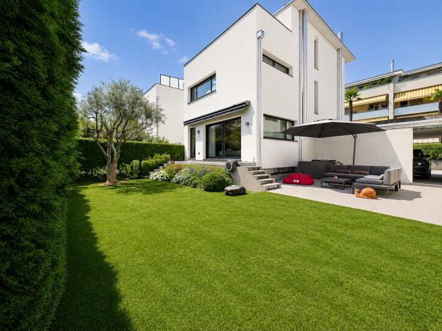 Villa moderna ad Ascona Spazi generosi, giardino e terrazzi