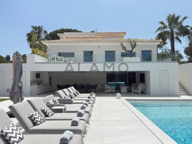Villa Moderna com Piscina no Triângulo Dourado 231m² Almancil