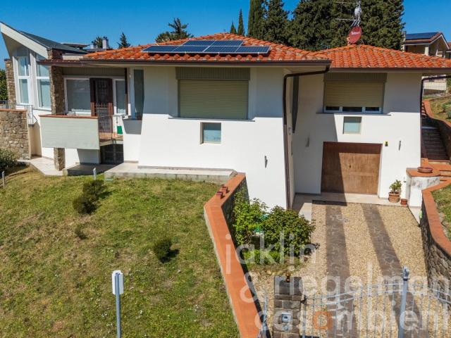 Villa moderna con vista panoramica nei pressi di Reggello 263m² Reggello