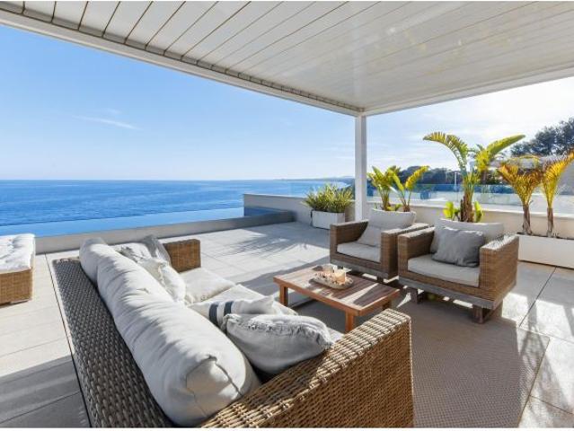 Villa moderna con vistas al Mediterráneo en Porto Cristo