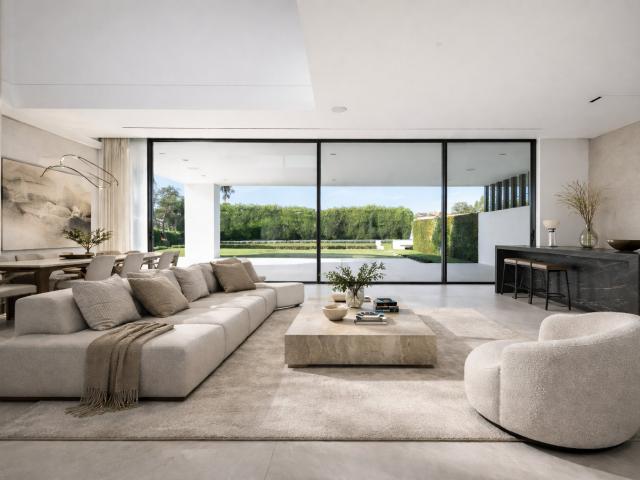 Villa moderna con retiro privado en azotea en la comunidad de Vilas 12 Marbella Golden Mile