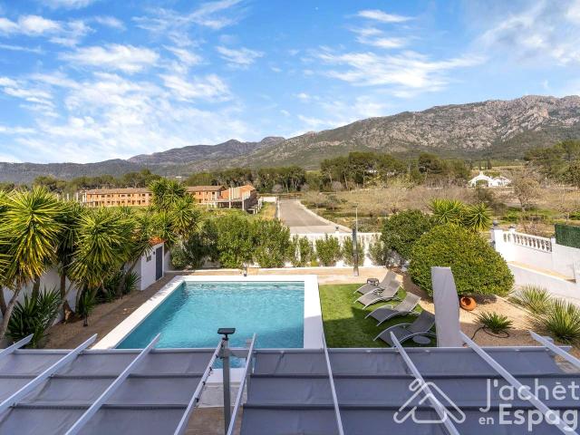 Villa contemporánea: certificación energética A