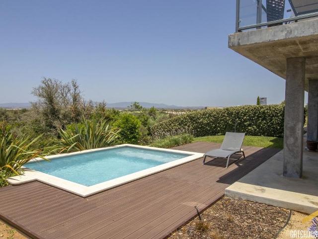 Villa moderna de 3 quartos à venda em Ferragudo, Algarve G. 155m² Ferragudo