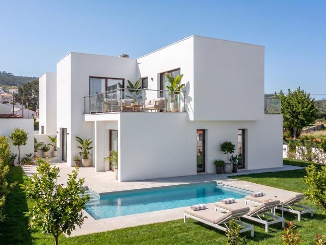 Villa moderna de 3 quartos com piscina privativa em Salir do Porto – Silver Coast Living