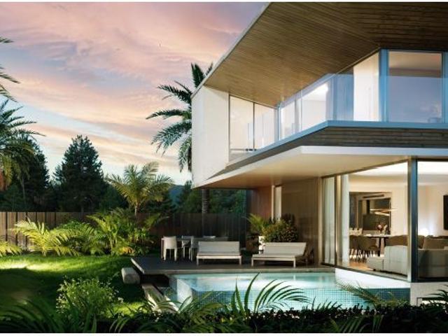 Villa moderna de 4 dormitorios en Estepona