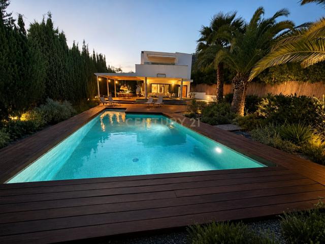 Se vende villa en Sa Carroca con diseño contemporáneo y estilo de vida mediterráneo