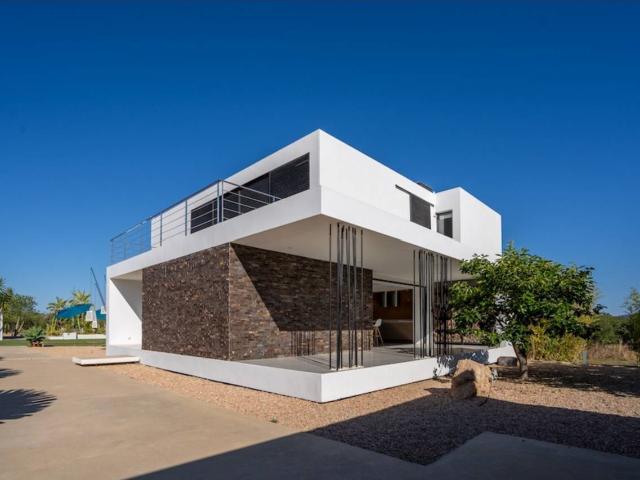 VILLA MODERNA Y FAMILIAR CON LICENCIA TURISTICA EN BENIMUSSA